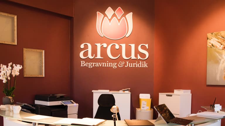 Kontakta oss på Arcus Begravning & Juridik